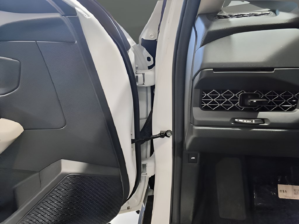 2025 Honda Accord LX - Photo 32