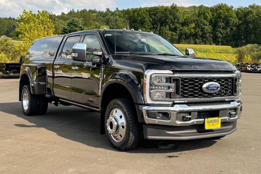 Used 2024 Ford F-450 Super Duty Lariat 4x4 4dr Crew Cab 8 ft. LB DRW Pickup Pickup Truck