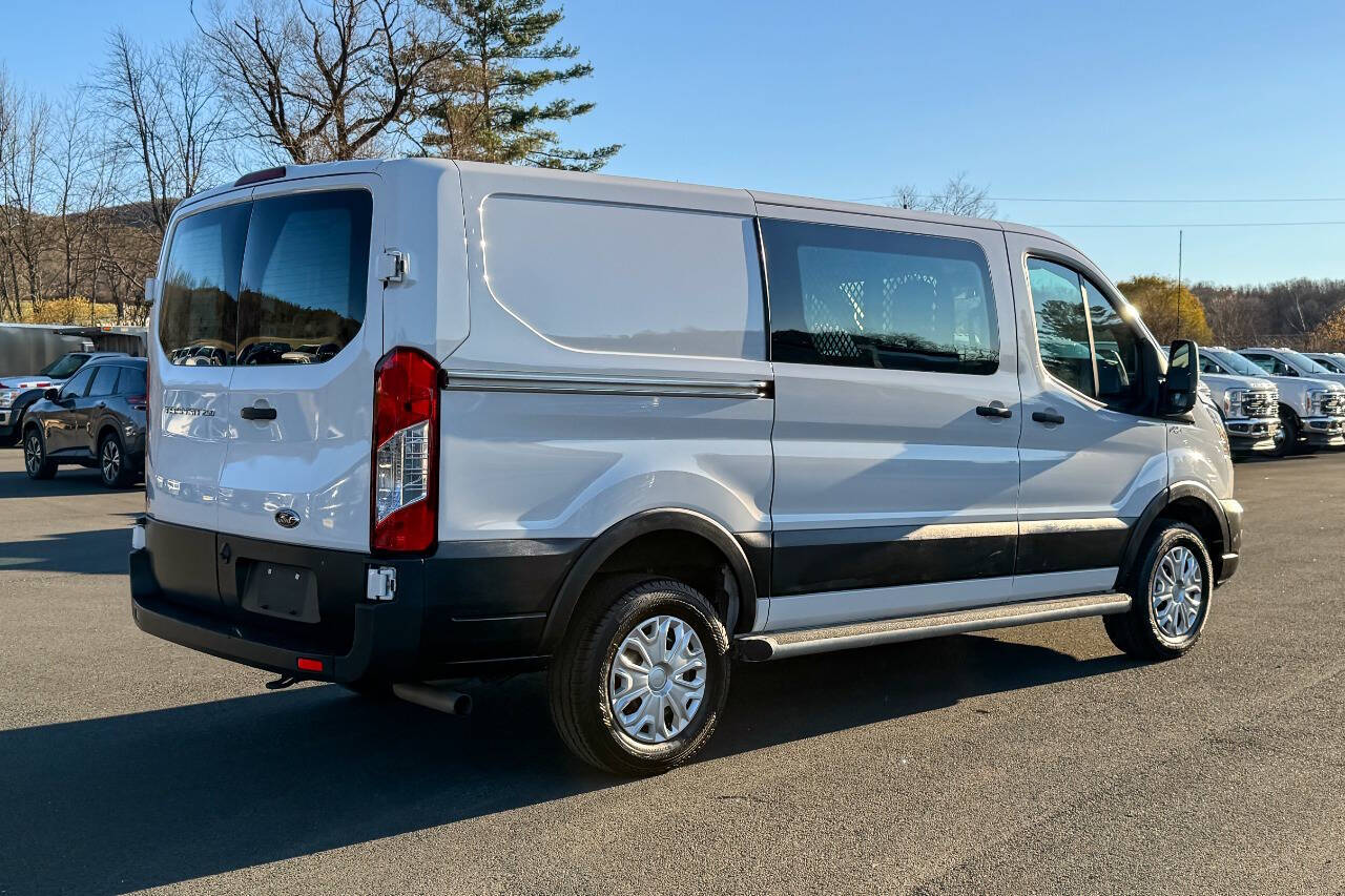 2024 Ford Transit Cargo Van photo 3