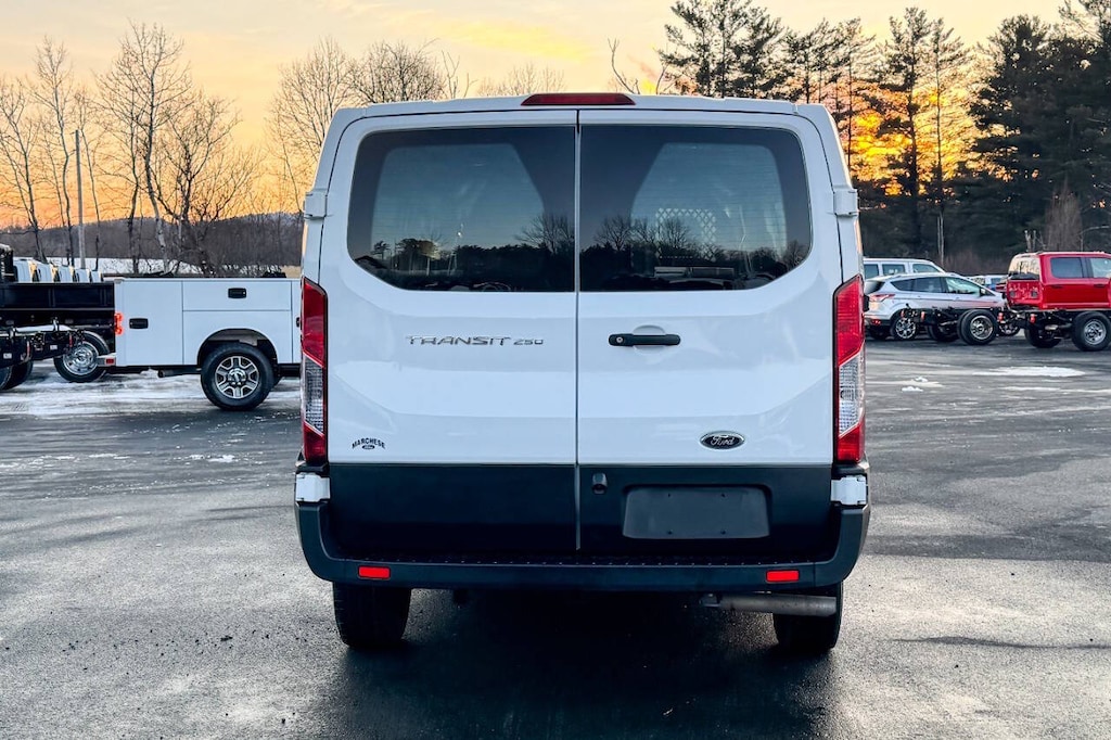 Used 2024 Ford Transit 250 3dr SWB Low Roof Cargo Van Full-Size