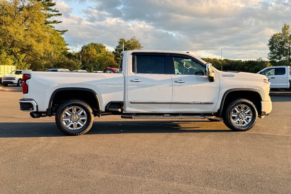 Used 2024 Chevrolet Silverado 2500HD High Country 4x4 4dr Crew Cab SB Pickup Truck