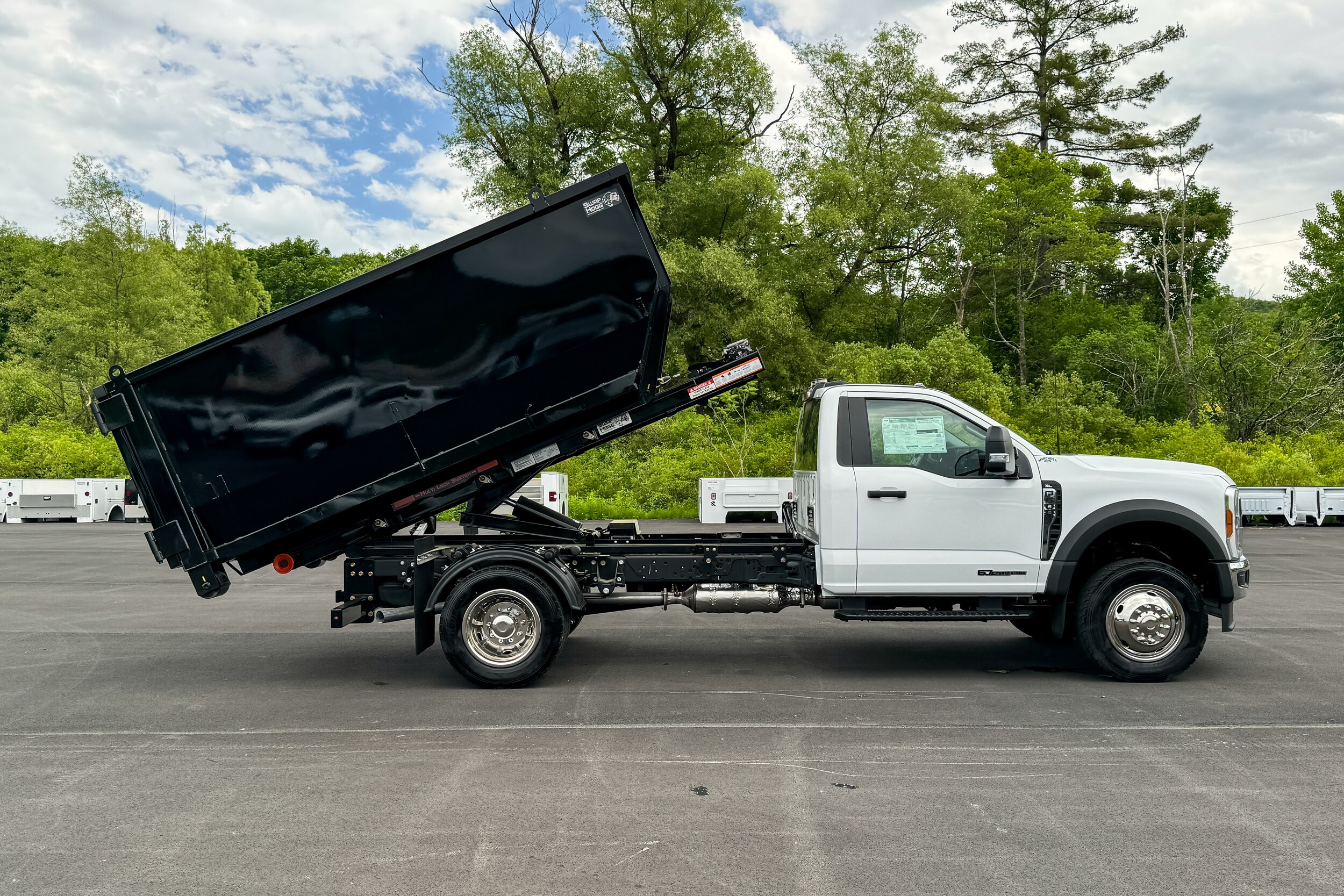 2024 Ford F-600 photo 2