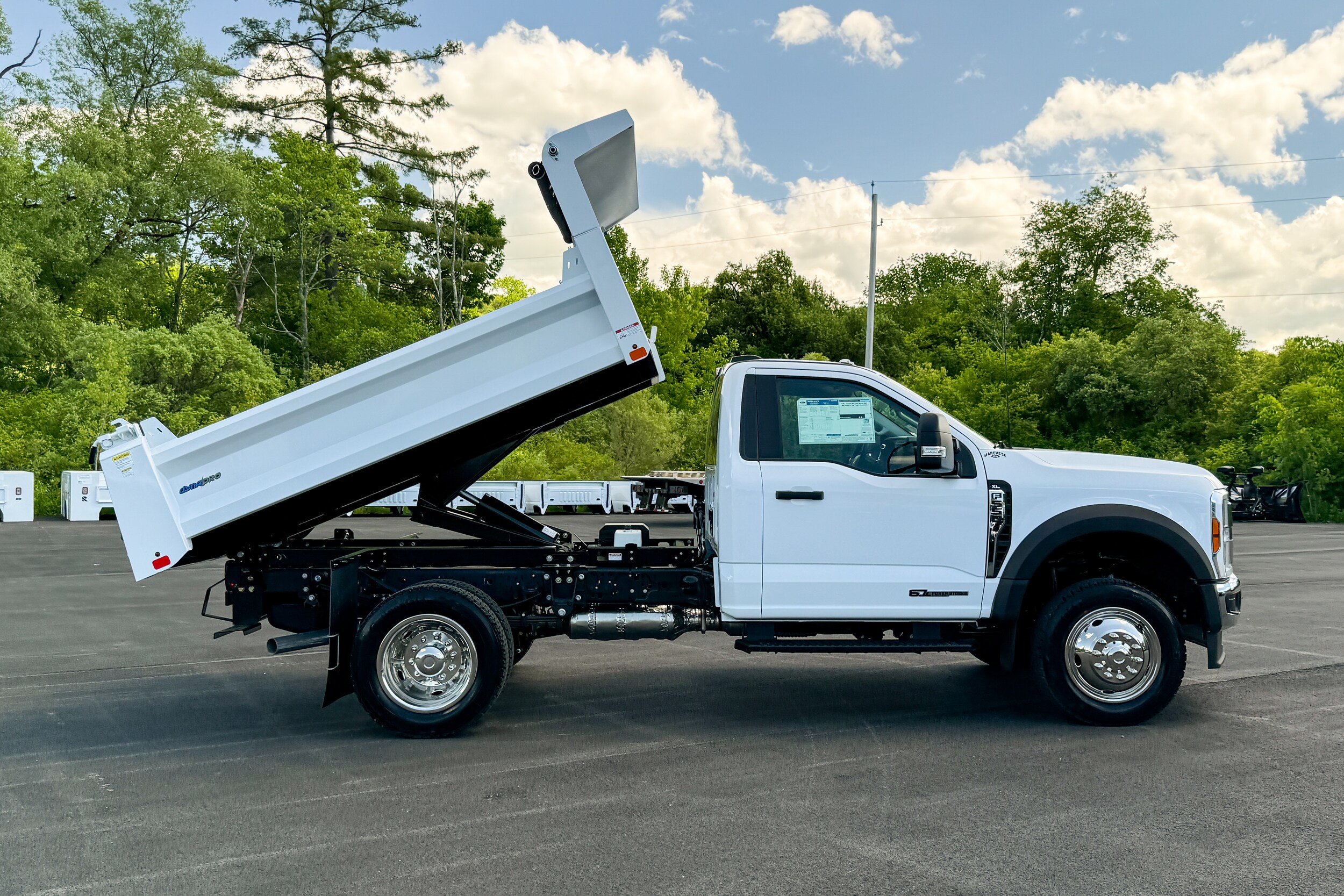 2024 Ford F-550 photo 2