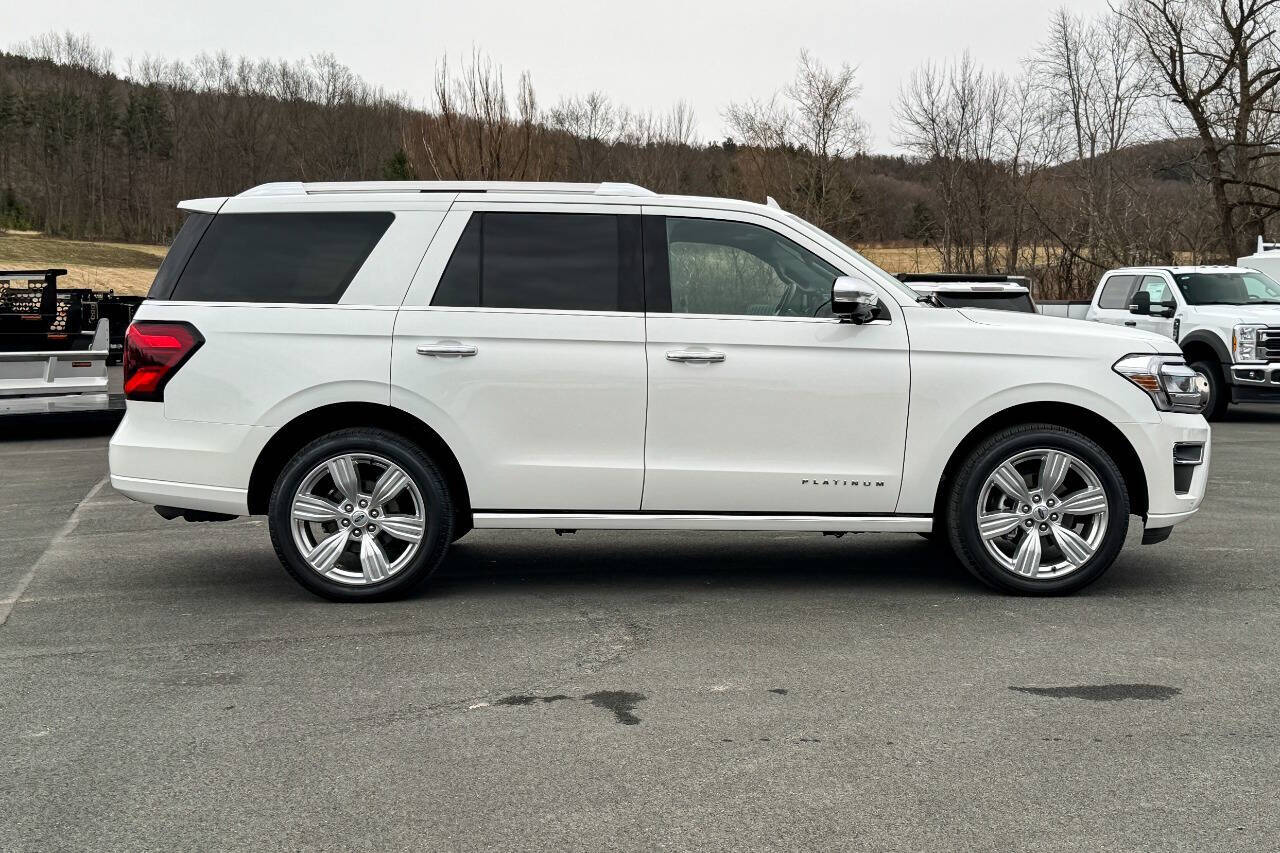 2023 Ford Expedition Platinum photo 2