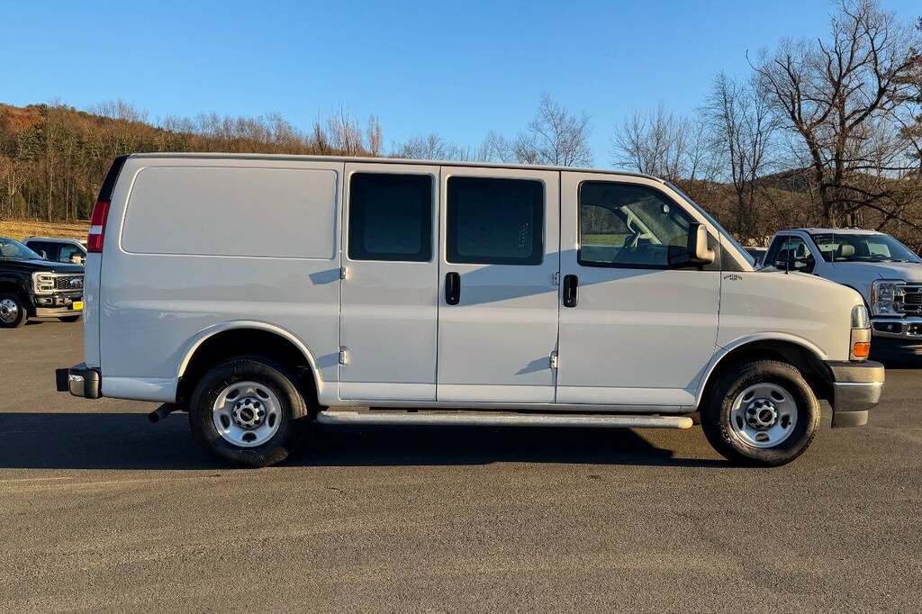 Used 2024 GMC Savana 2500 3dr Cargo Van Full-Size
