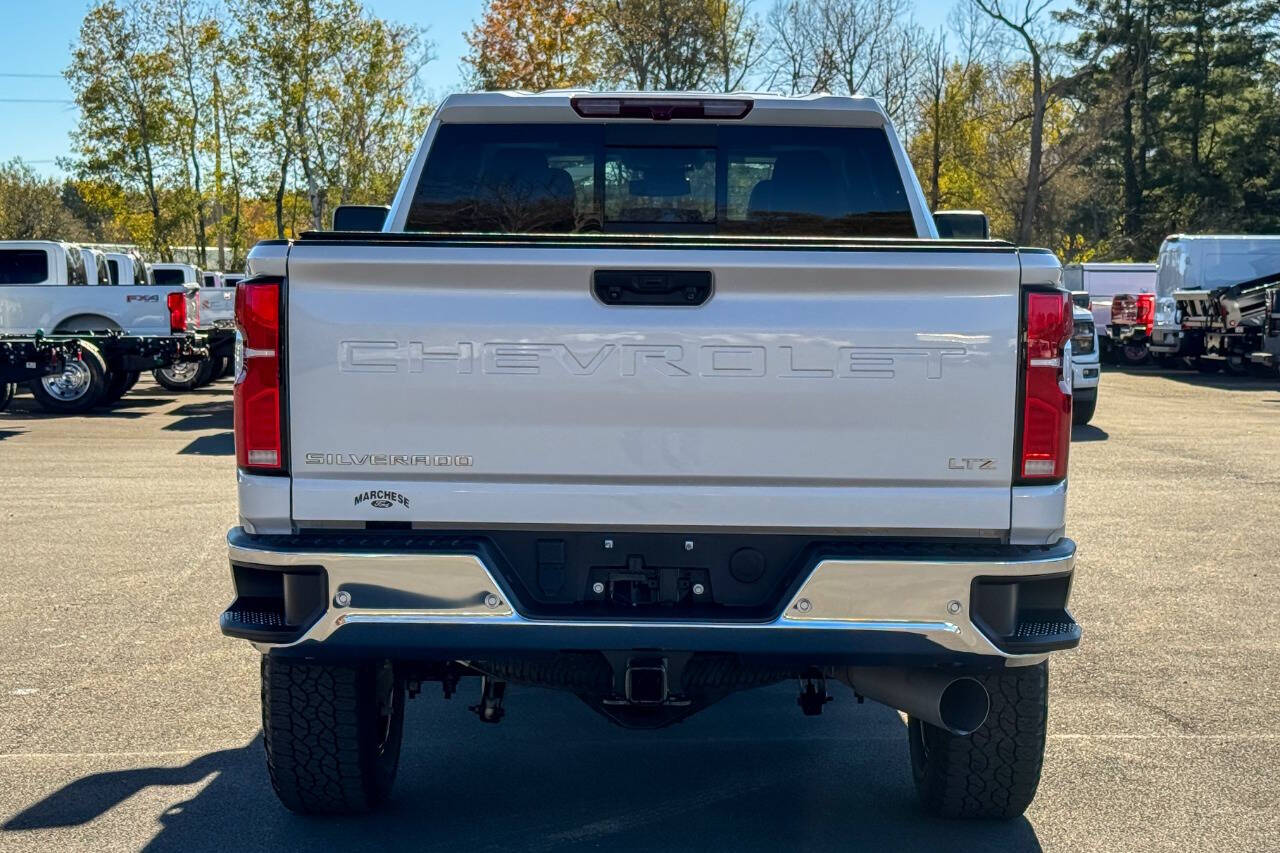 2024 Chevrolet Silverado 2500HD LTZ photo 4