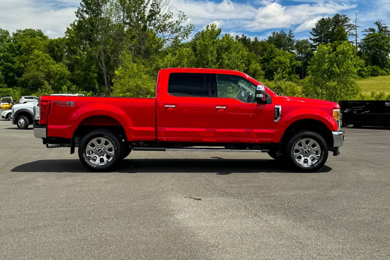 2017 Ford F-250 Lariat photo 2
