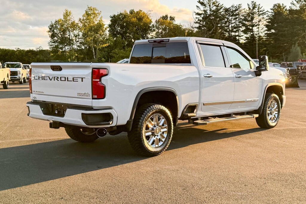 Used 2024 Chevrolet Silverado 2500HD High Country 4x4 4dr Crew Cab SB Pickup Truck