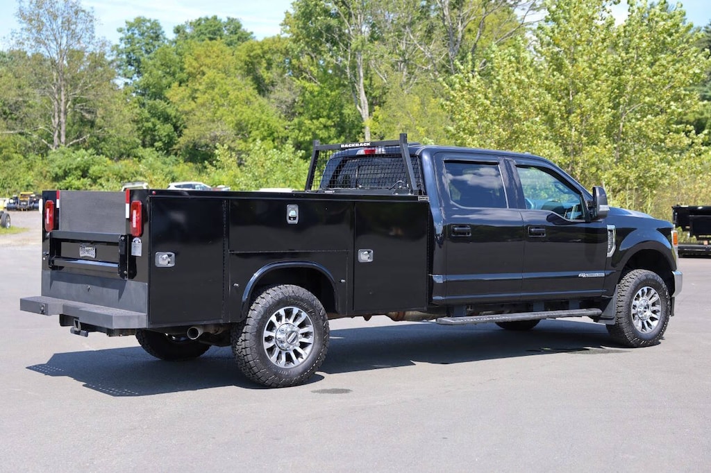 Used 2022 Ford F-350 Super Duty Lariat 4x4 4dr Crew Cab 179 in. WB SRW Chassis Chassis