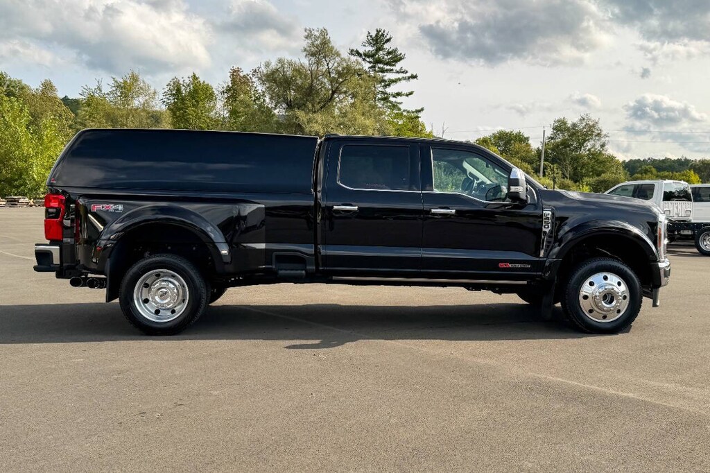 Used 2024 Ford F-450 Super Duty Lariat 4x4 4dr Crew Cab 8 ft. LB DRW Pickup Pickup Truck