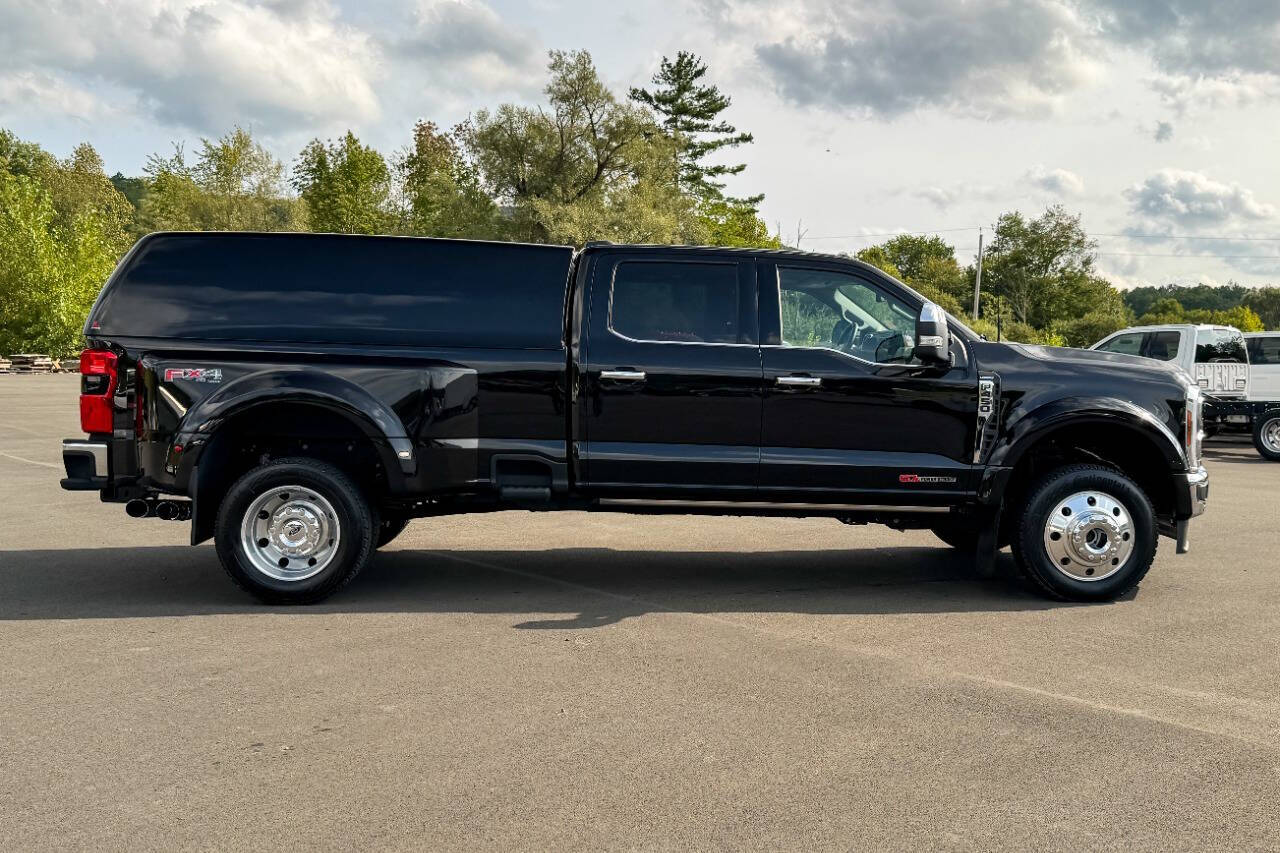 2024 Ford F-450 Lariat photo 2