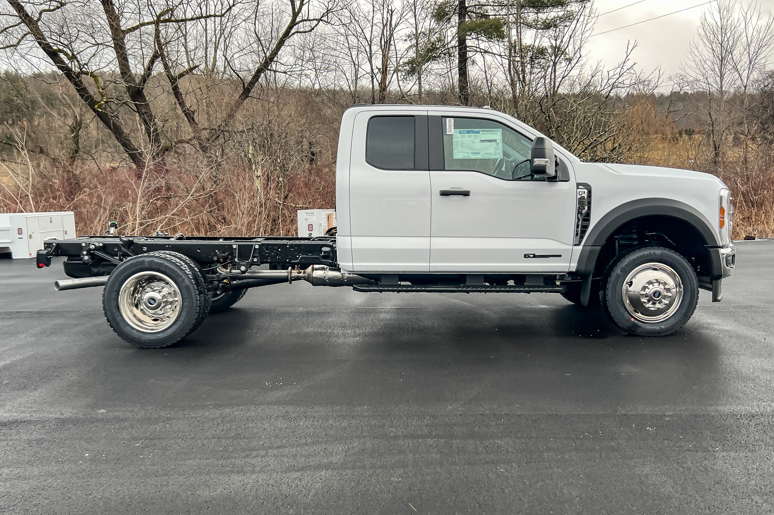 2024 Ford F-450 photo 2