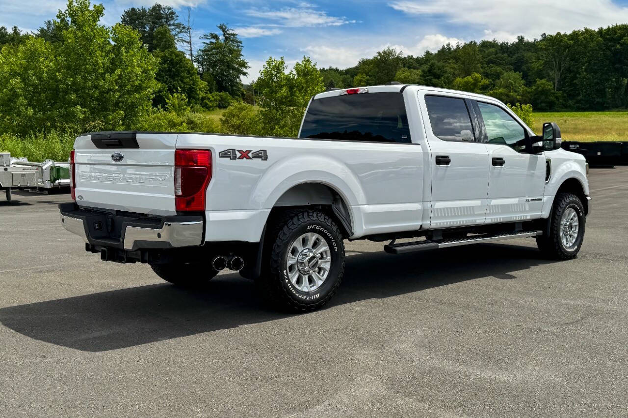 2022 Ford F-350 XLT photo 3