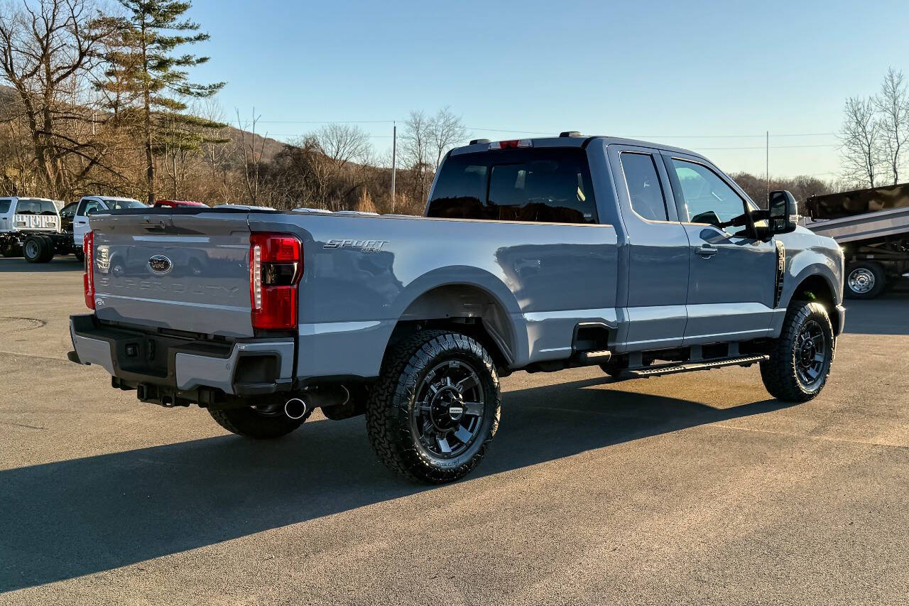 2024 Ford F-350 Lariat photo 3