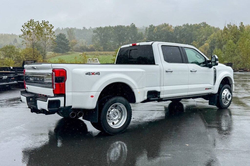 Used 2024 Ford F-450 Super Duty Platinum 4x4 4dr Crew Cab 8 ft. LB DRW Pickup Pickup Truck