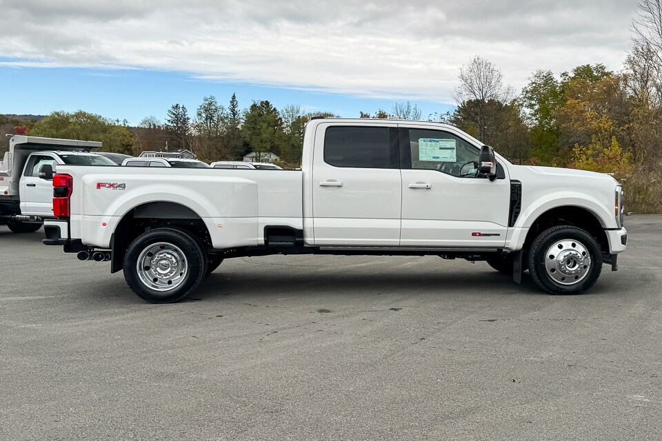 2026 Ford F-450 photo 2