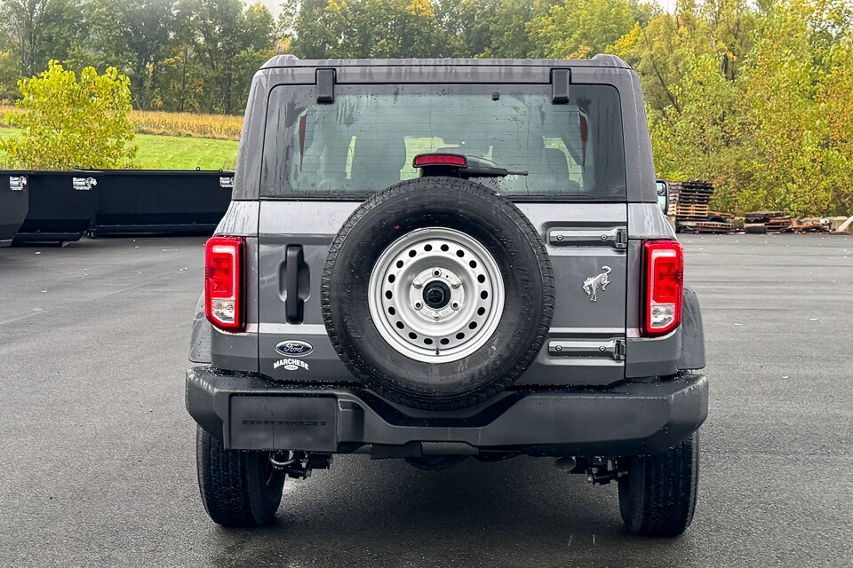 2025 Ford Bronco Base photo 4