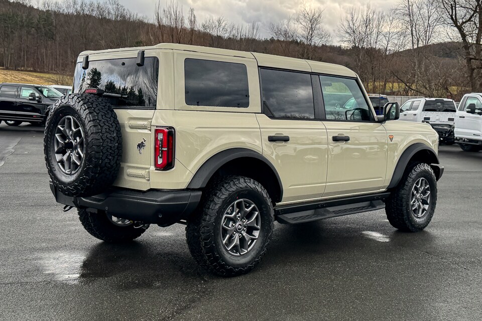 2025 Ford Bronco Badlands photo 3