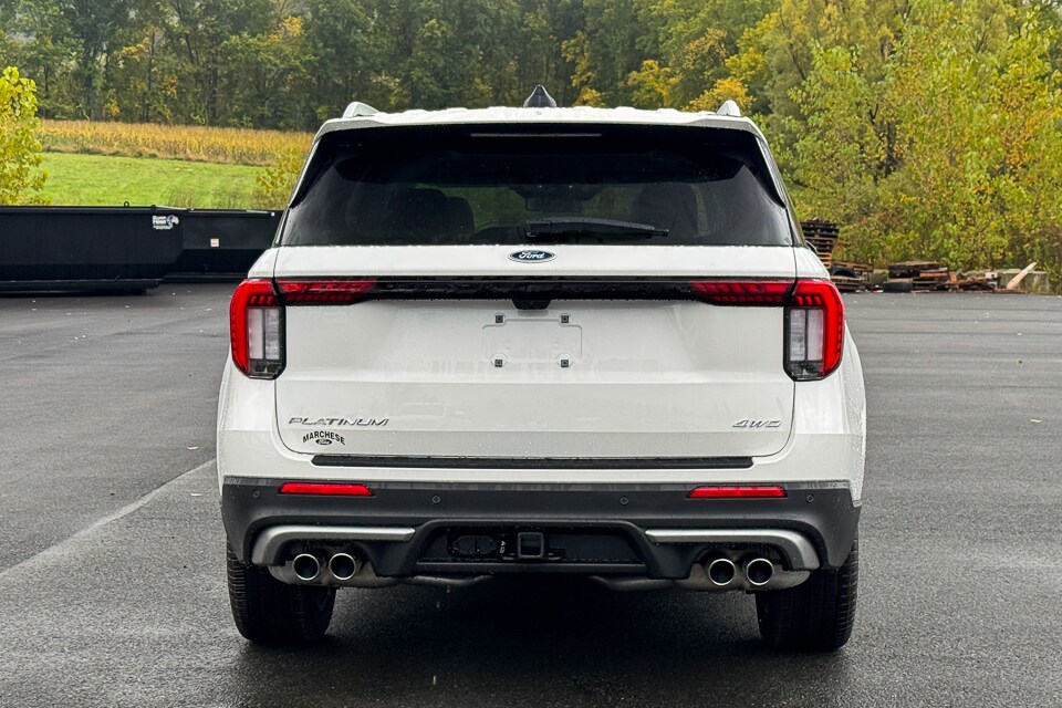 2025 Ford Explorer Platinum photo 3