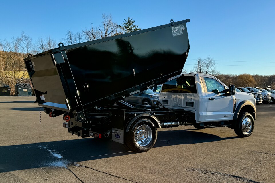 2024 Ford F-600 photo 3
