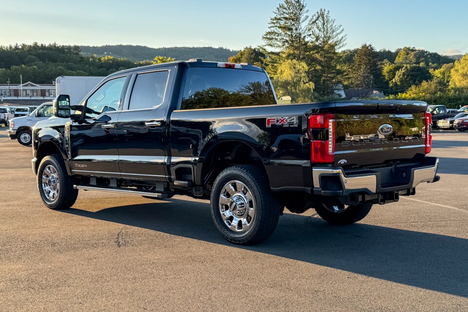 2026 Ford F-350 photo 3