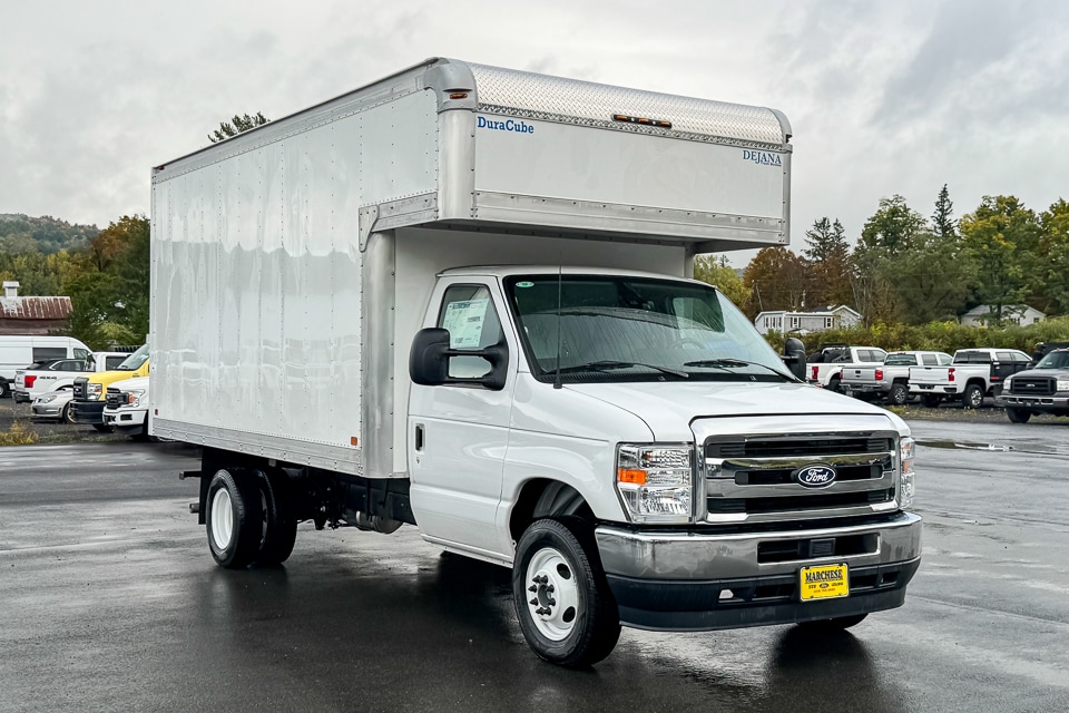 2026 Ford E-Series Cutaway Base's photo