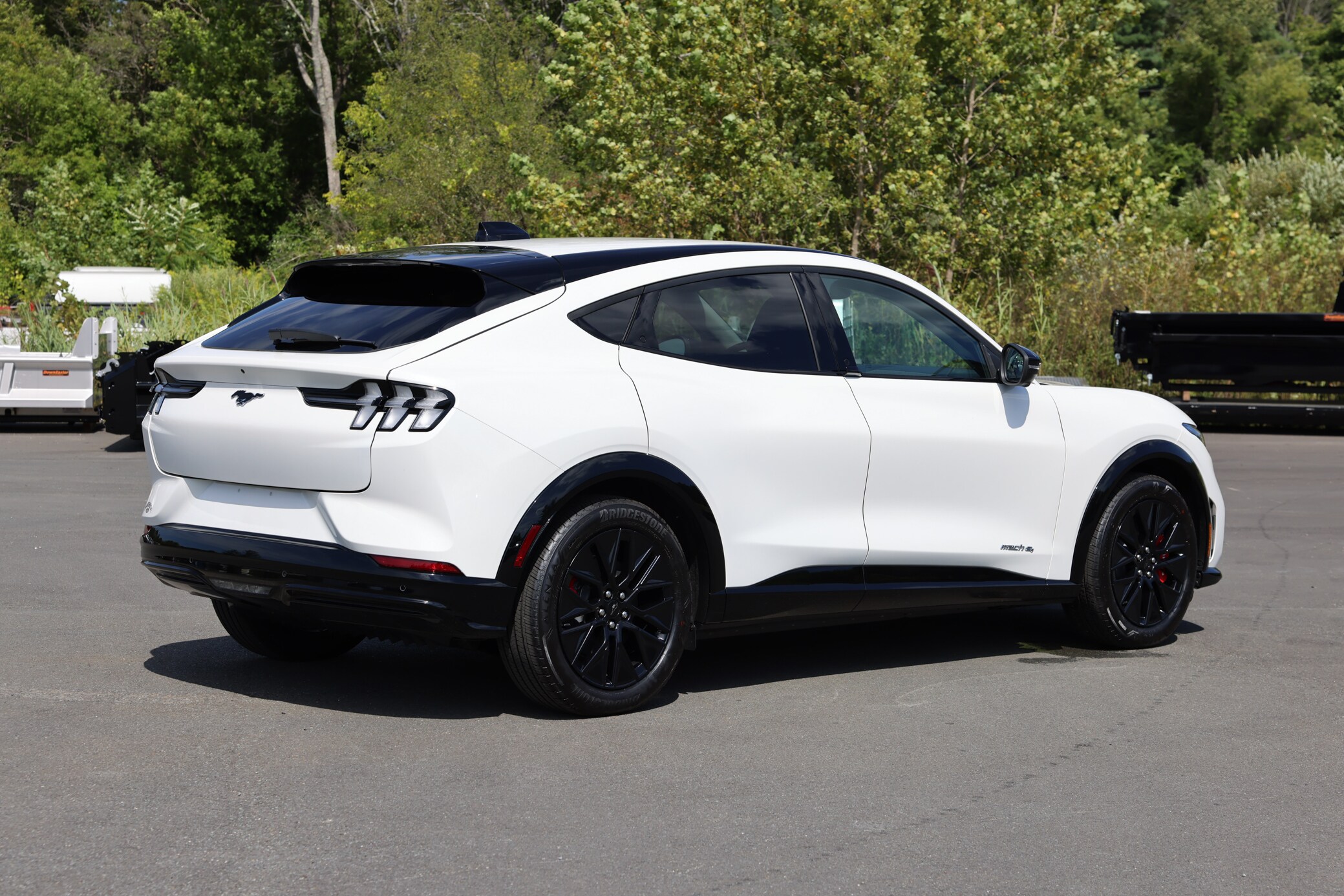 2025 Ford Mustang Mach-E Premium photo 3
