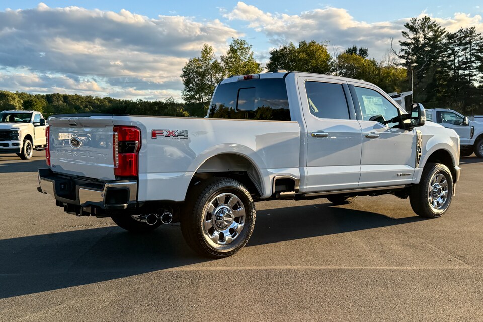 2026 Ford F-350 photo 3
