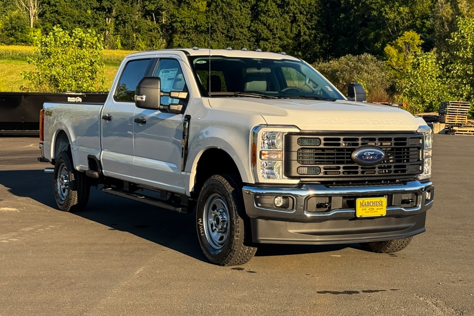 2026 Ford F-350 Super Duty XL's photo