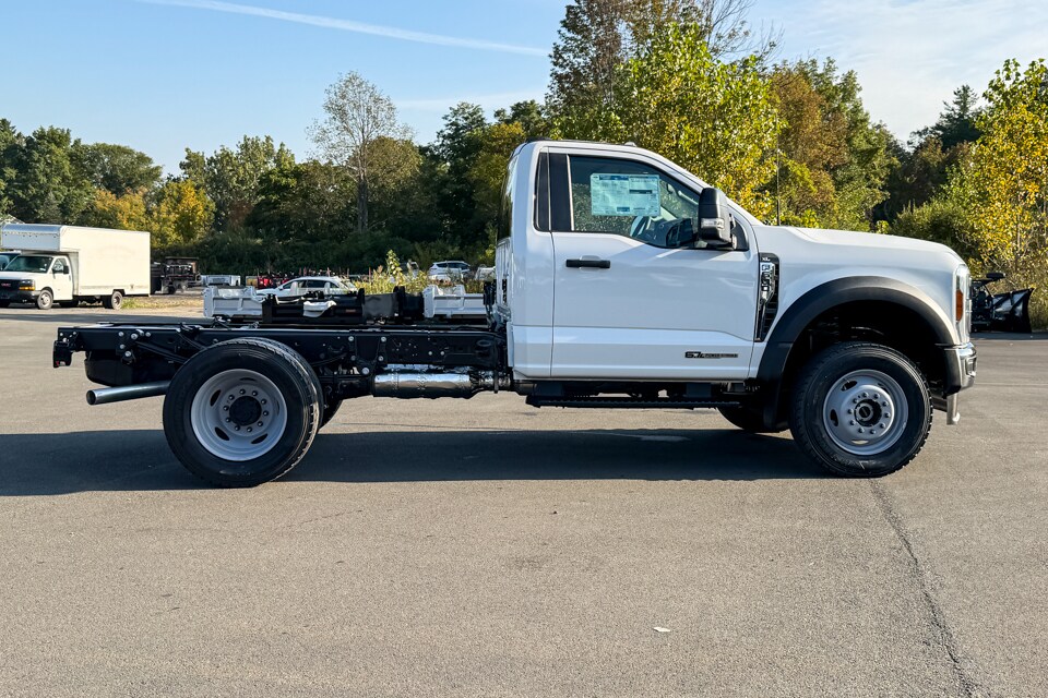2026 Ford F-600 photo 2