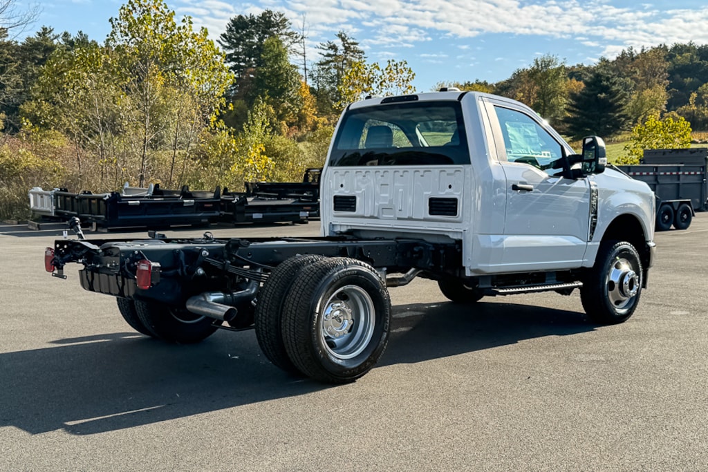 New 2026 Ford F350 Super Duty F-350 XL CAB CHASSIS