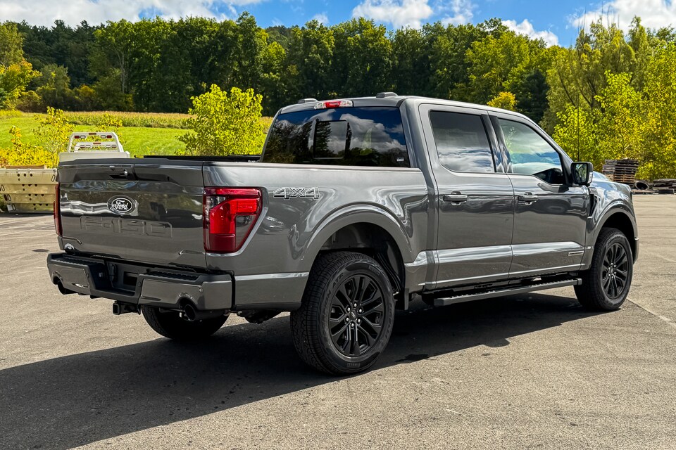 2025 Ford F-150 XLT photo 3