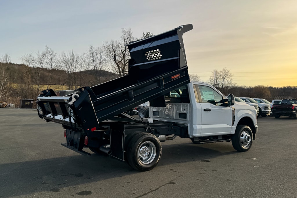 New 2026 Ford F350 Super Duty F-350 XL CAB CHASSIS