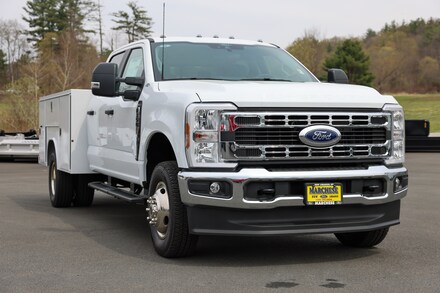 2025 Ford F350 Super Duty F-350 XL CAB CHASSIS