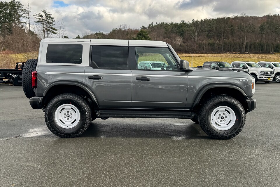 2025 Ford Bronco Heritage First Edition photo 2