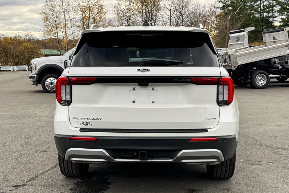 2025 Ford Explorer Platinum photo 2