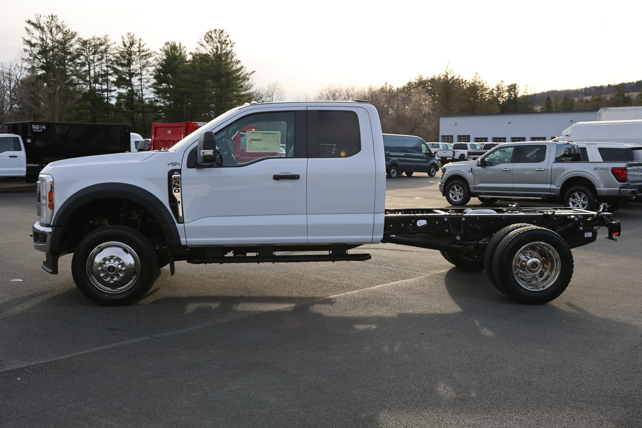 2025 Ford F-450 photo 4