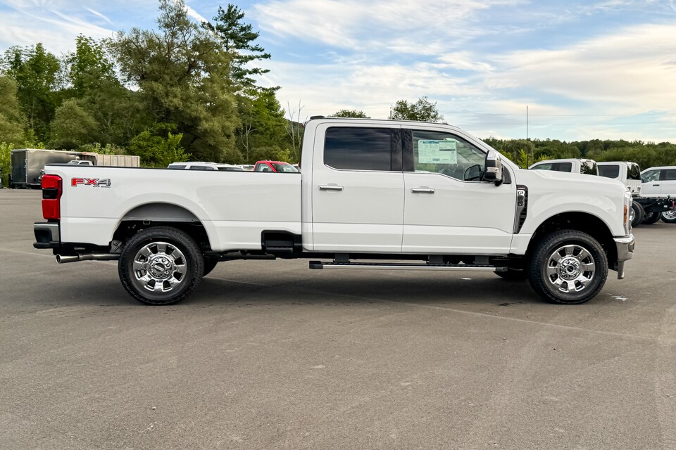 2026 Ford F-350 photo 2