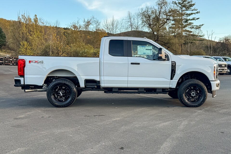 2026 Ford F-350 photo 2
