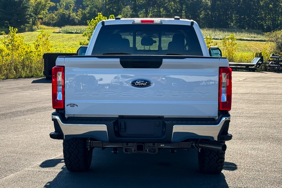 2026 Ford F-250 photo 3