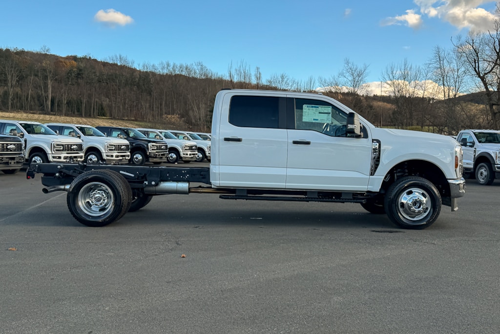 New 2026 Ford F350 Super Duty F-350 XL CAB CHASSIS