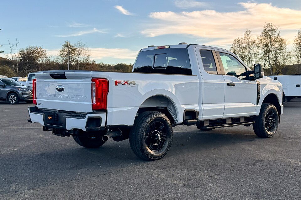 2026 Ford F-350 photo 3