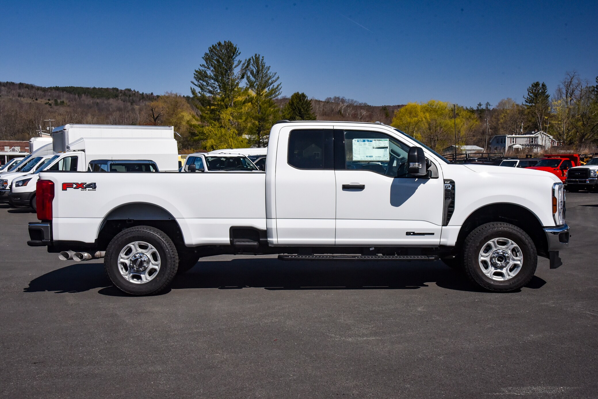 2025 Ford F-350 photo 2