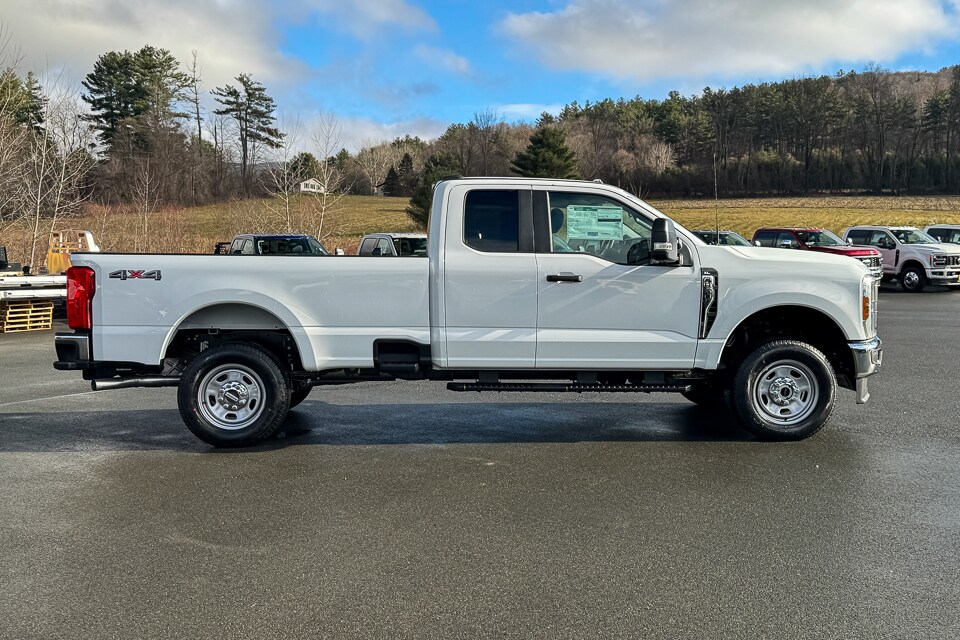 2026 Ford F-350 photo 2