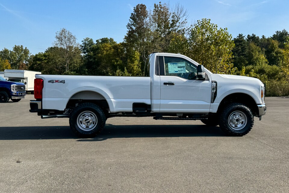 2026 Ford F-250 photo 2