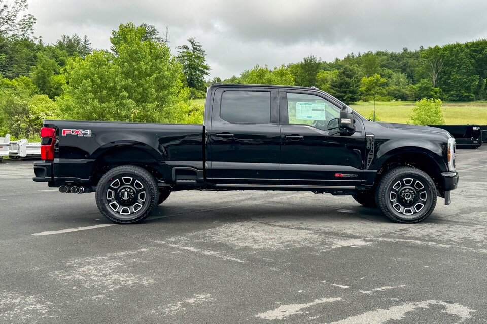 2025 Ford F-350 photo 2