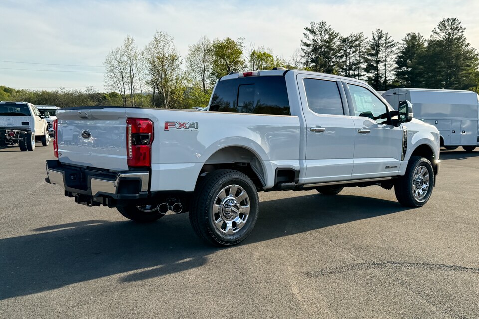 2025 Ford F-350 photo 3