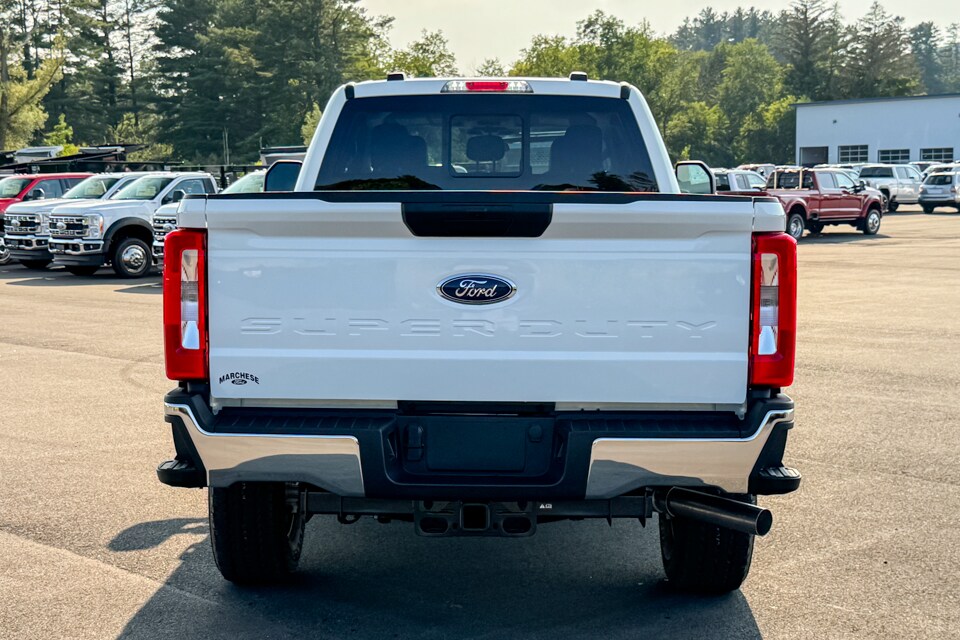 2025 Ford F-350 photo 4