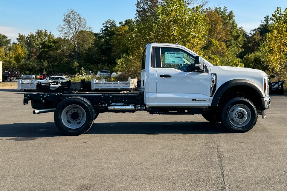 2026 Ford F-600 photo 2