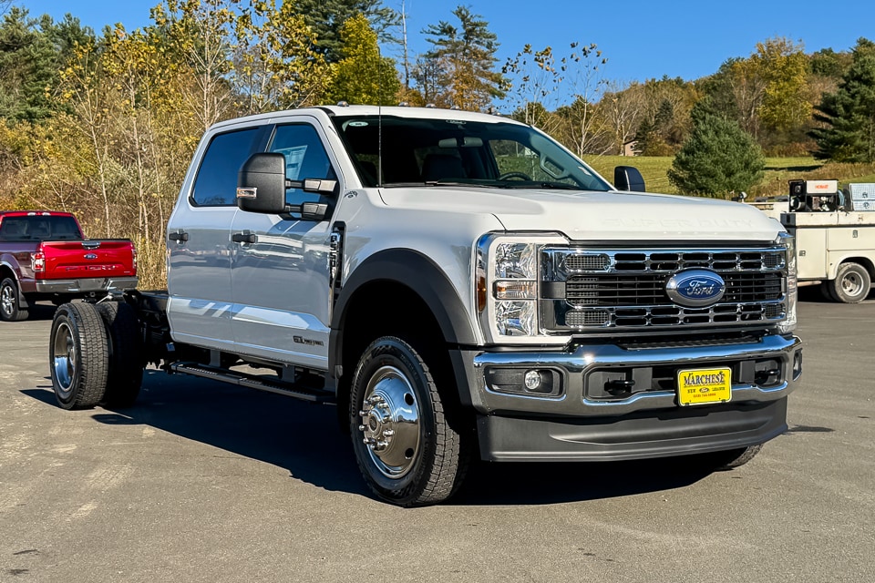 2026 Ford F-550 Super Duty Chassis Cab XL's photo